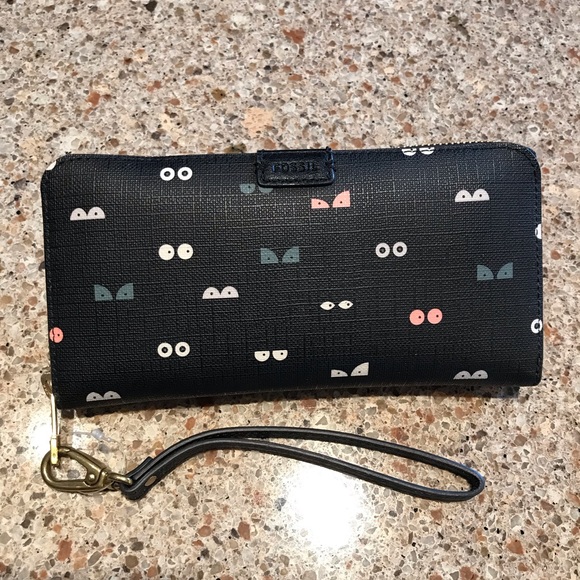 Fossil Handbags - NWT Fossil Black Zipper Wallet